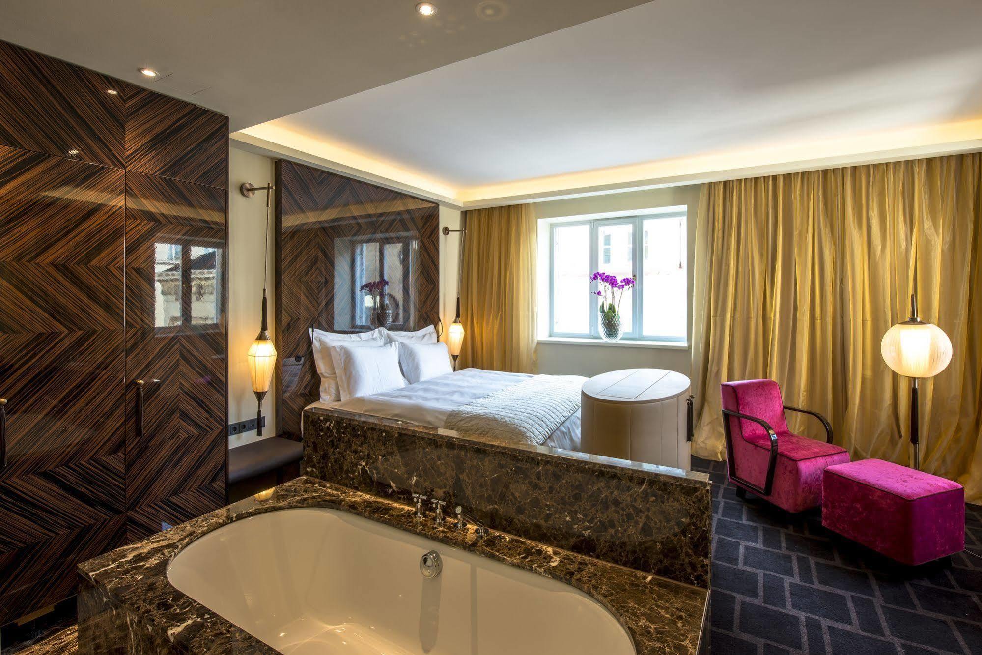 Hotel Lamee ウィーン エクステリア 写真 A suite at the Mandarin Oriental, Munich