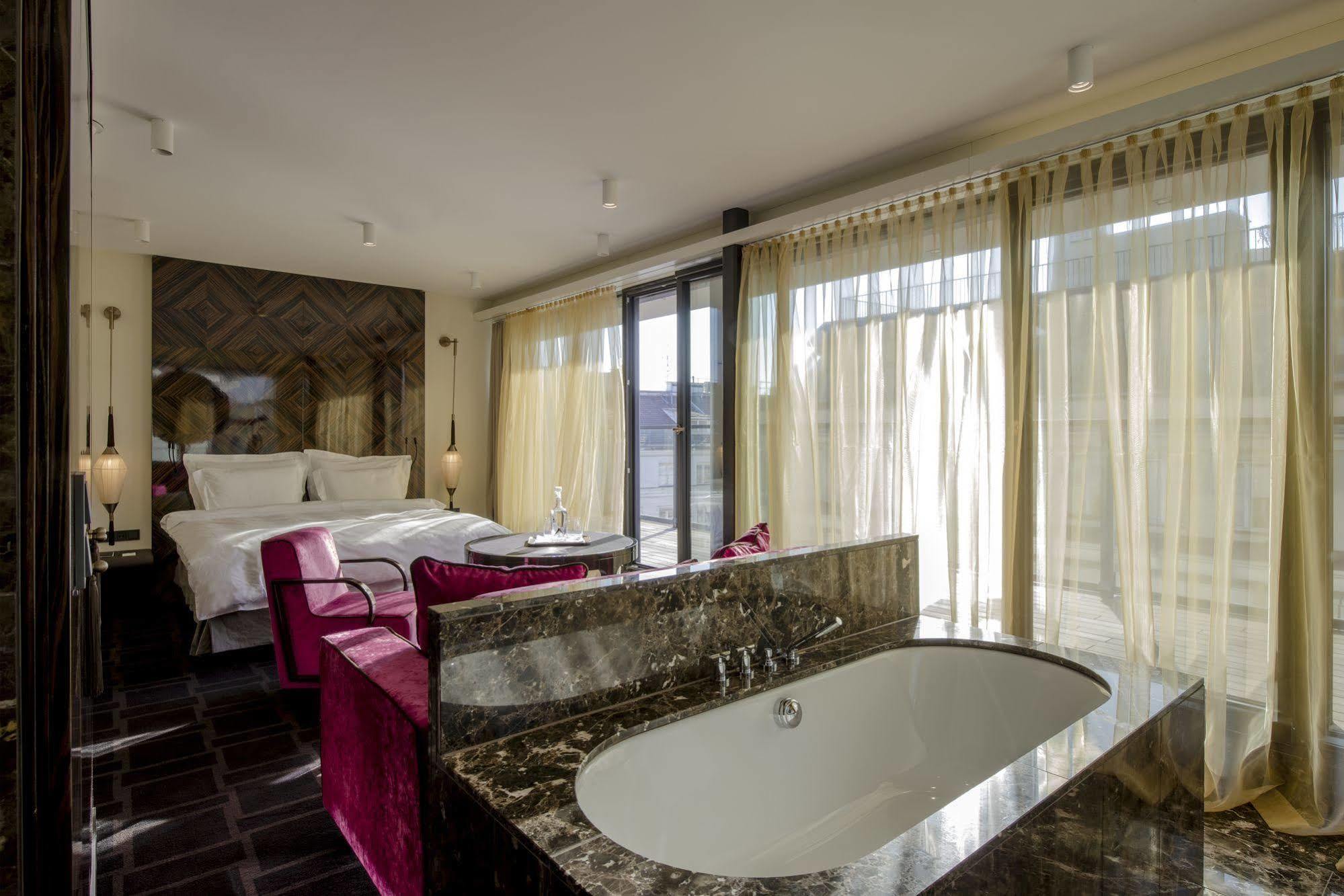 Hotel Lamee ウィーン エクステリア 写真 A suite at the Mandarin Oriental, Munich
