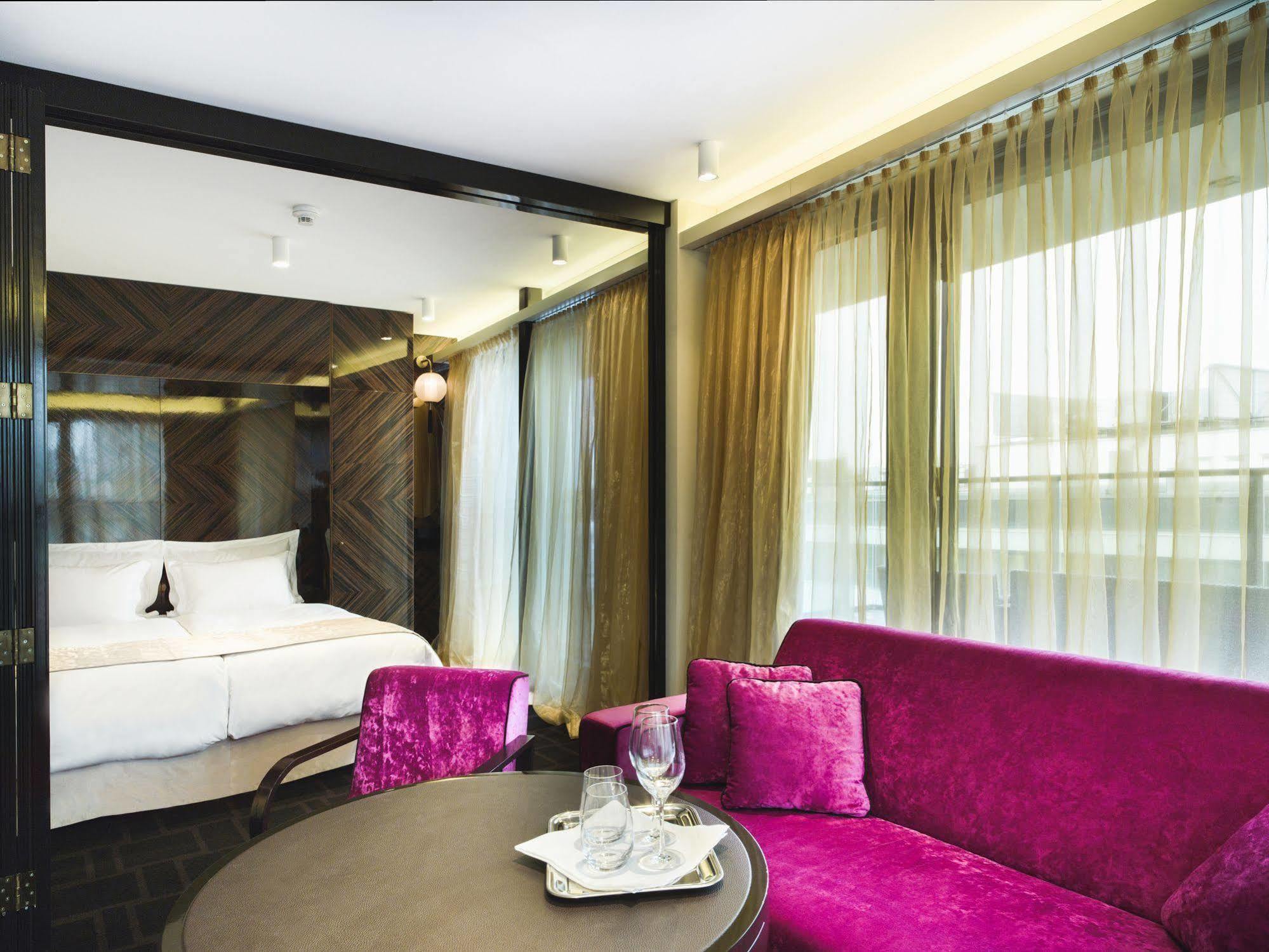Hotel Lamee ウィーン エクステリア 写真 A suite at the Mira Hong Kong